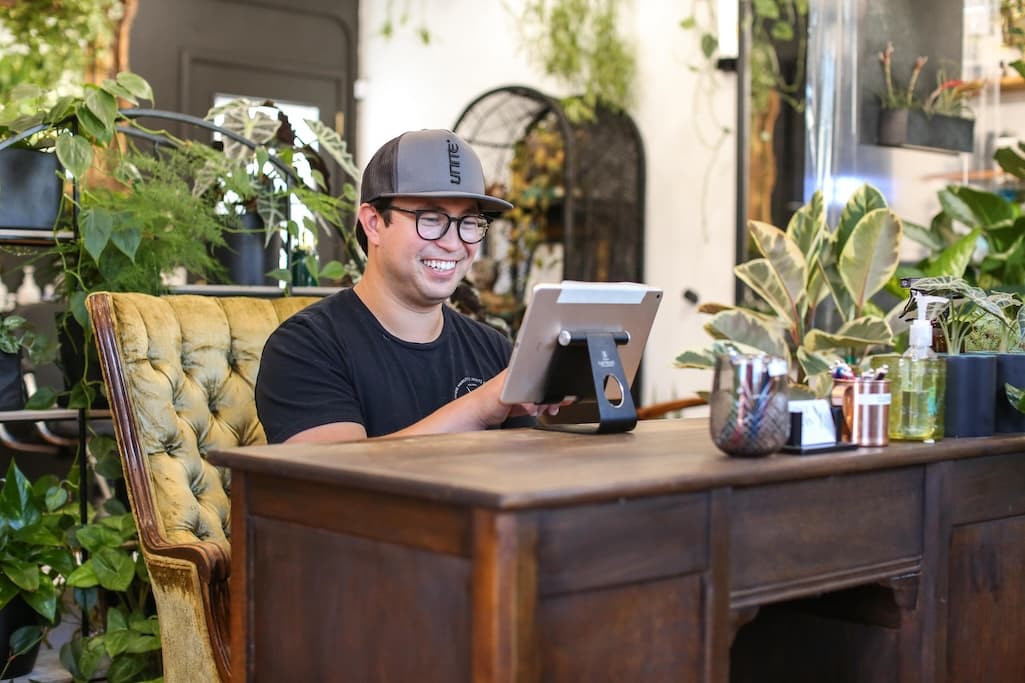 7 Ways to Reinvest Your Tax Refund into Your Beauty Business