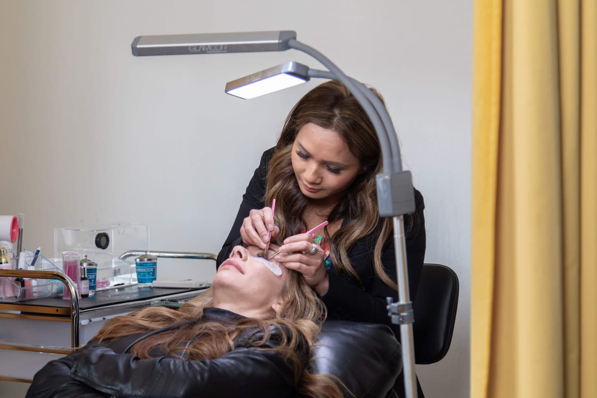 Aftercare Communication: The Key to Long-Lasting Lashes