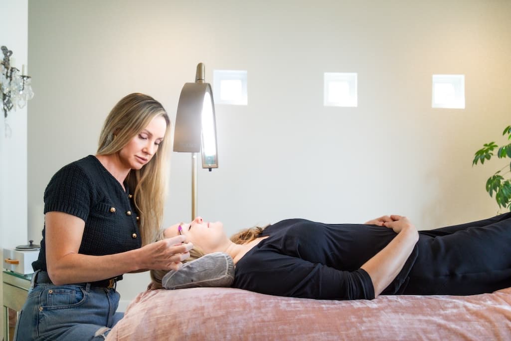 Brow Business Names: 60+ Creative Ideas & Tips 