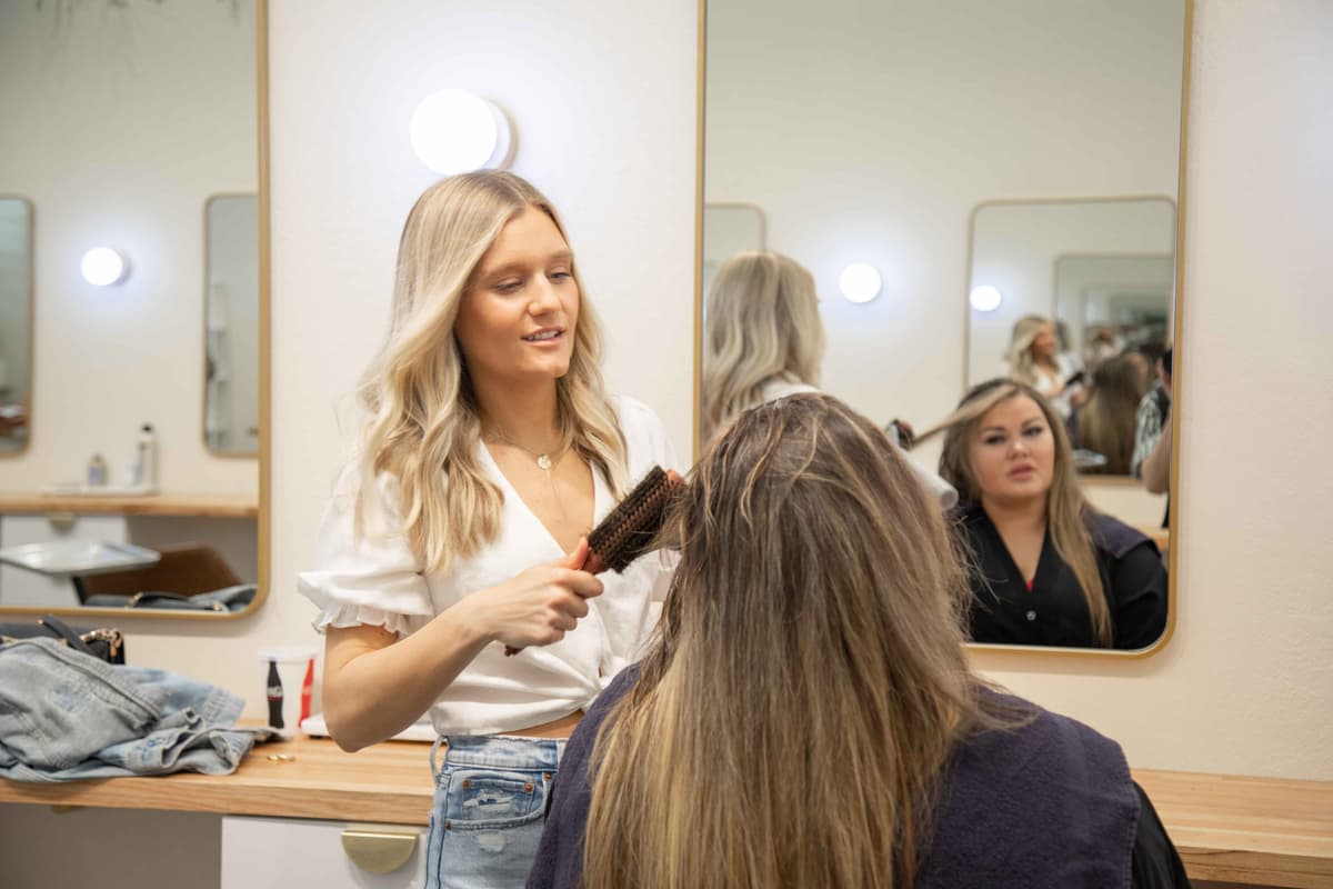 How to Improve Your Salon’s Customer Service (and Keep Clients Coming Back!)